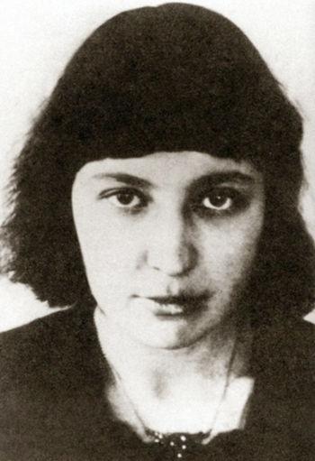 茨维塔耶娃（1892-1941）被认为是二十世纪俄罗斯最伟大的女诗人